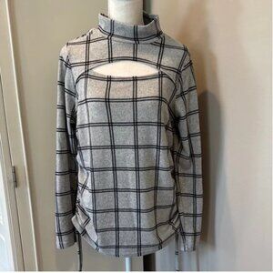 Inner Circle Gray Plaid Turtleneck Sweater